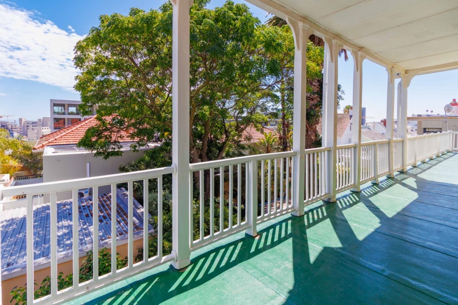 6 Bedroom Property for Sale in Fresnaye Western Cape